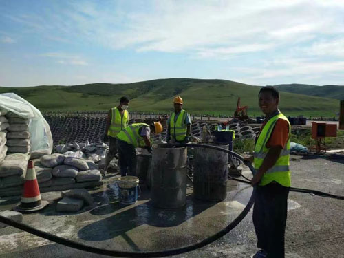 宝鸡公路地聚物下沉注浆